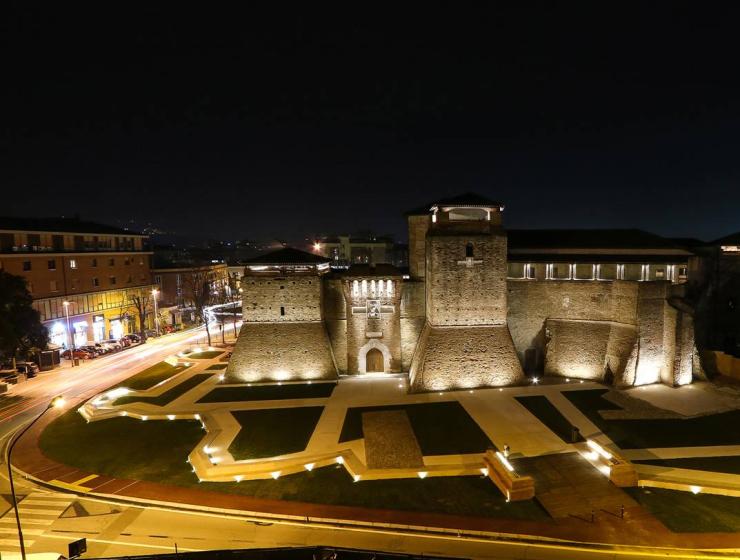 Rimini City Tour: Un Viaggio nella Storia e nella Cultura della Città